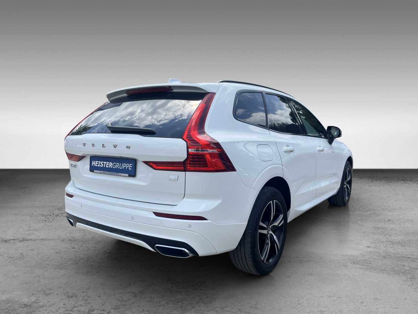 Volvo  T6 R-Design Recharge Plug-In Hybrid AWD